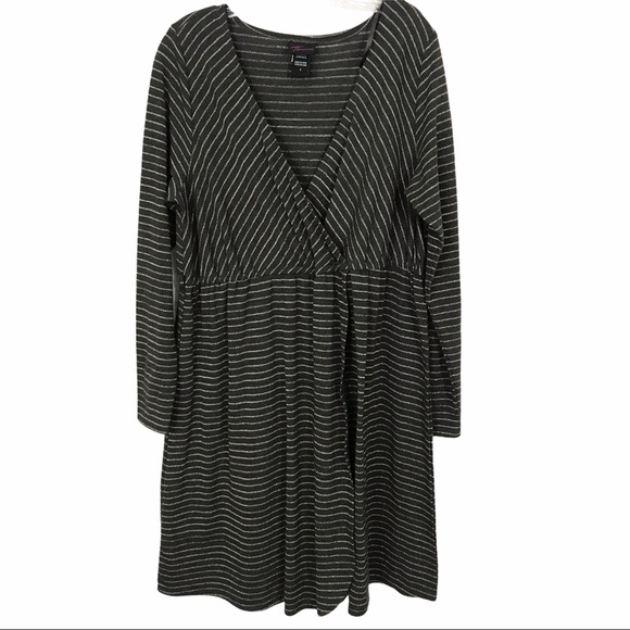 torrid Dresses & Skirts - Torrid 2x Grey Stripe Dress